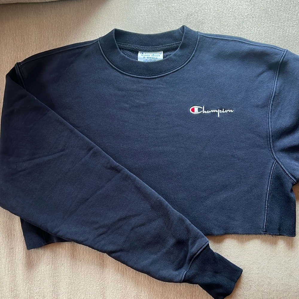 xs cropped champion crewneck